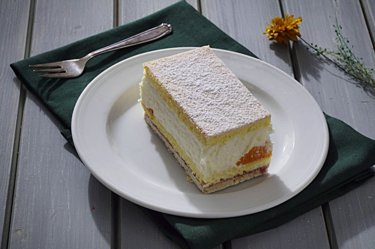 Orangensahneschnitte